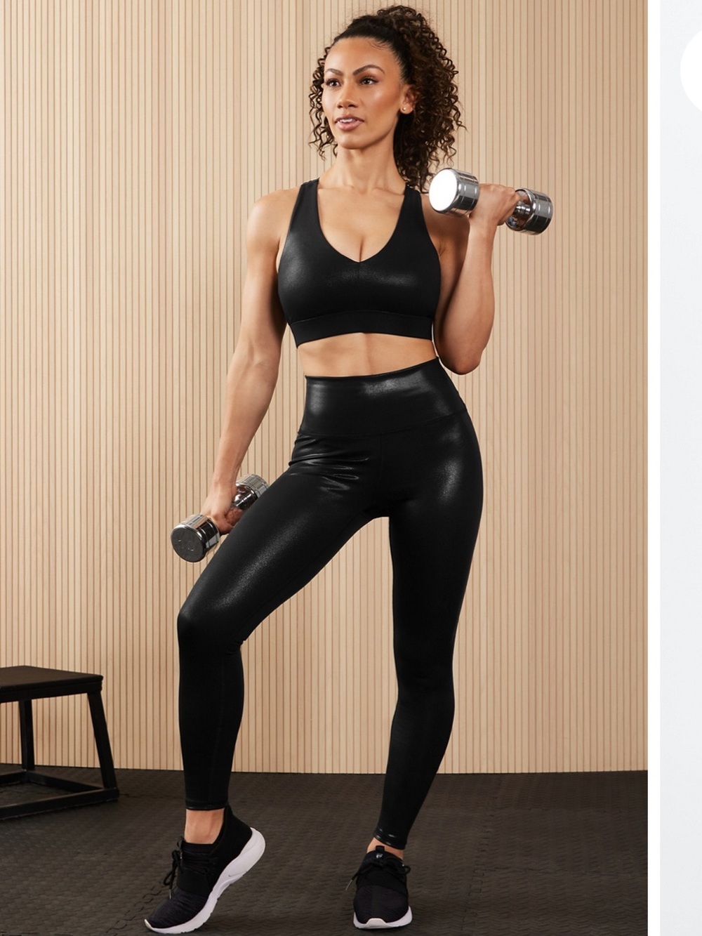 Fabletics - Midi Medium Impact Sports Bra & High-Waisted 7/8 Legging